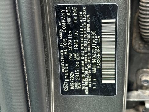 Used 2025 Hyundai Elantra Limited FWD image 40