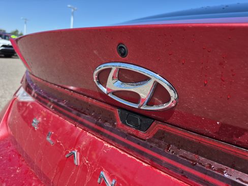 Used 2023 Hyundai Elantra Limited FWD image 22