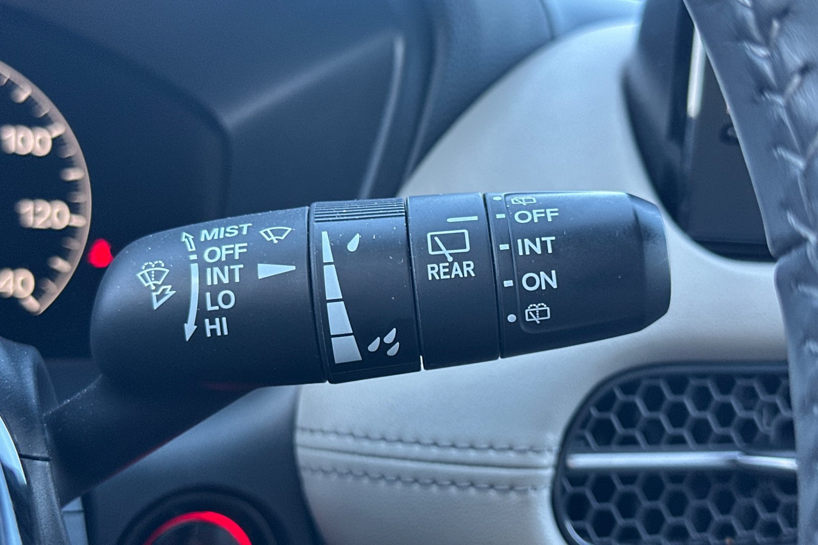 Used 2024 Honda HR-V EX-L image 37