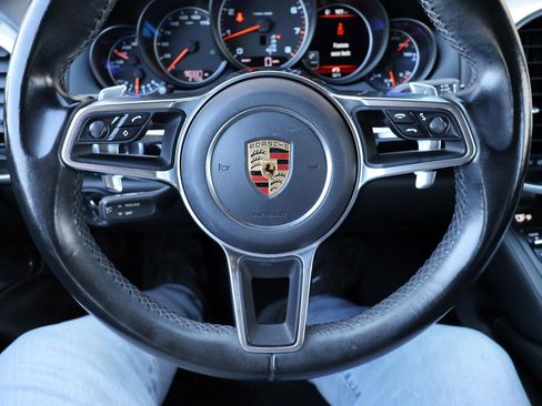 Used 2018 Porsche Cayenne Platinum Edition image 56