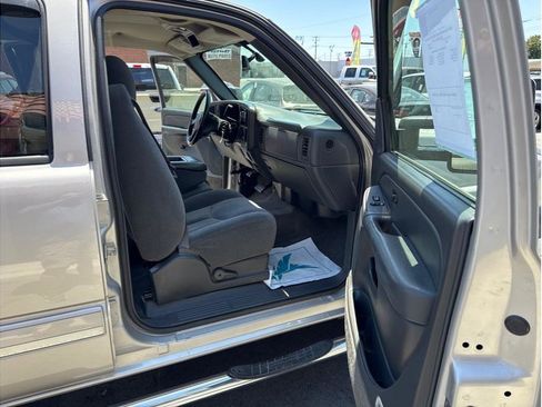 Used 2004 Chevrolet Silverado 2500 LS w/ Skid Plate Package AWD/4WD image 10