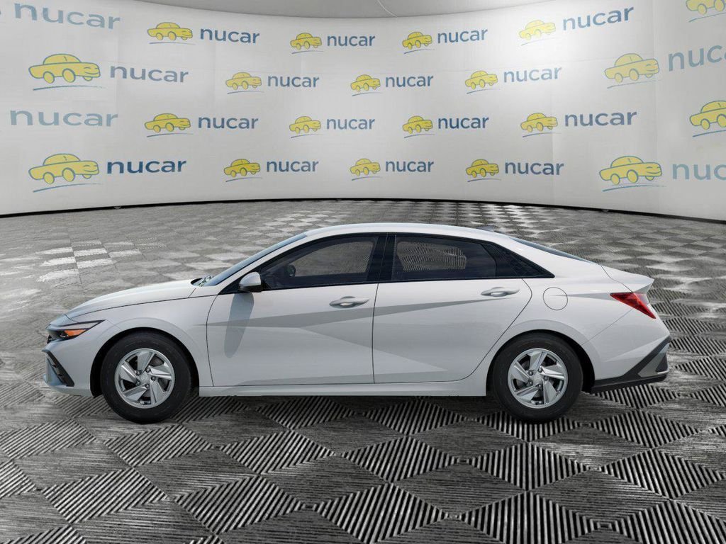 New 2026 Hyundai Elantra SE FWD image 3