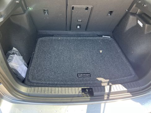 Certified 2025 Volkswagen Taos SEL image 32