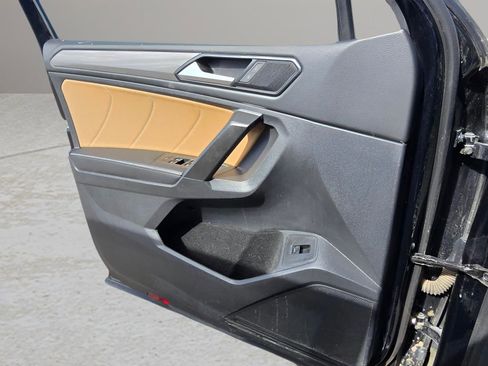 Used 2024 Volkswagen Tiguan SE image 16