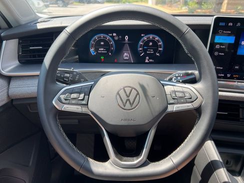Used 2025 Volkswagen Tiguan S FWD image 15