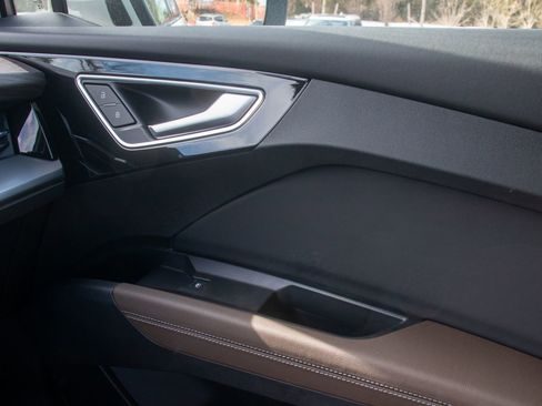 Used 2024 Audi Q4 e-tron Premium image 20