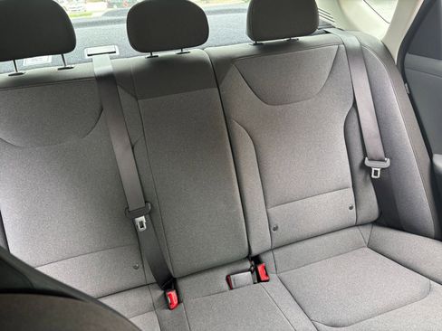 Used 2025 Kia K4 LXS image 32