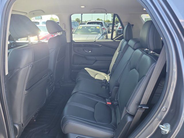 Used 2025 Honda Pilot EX-L image 13