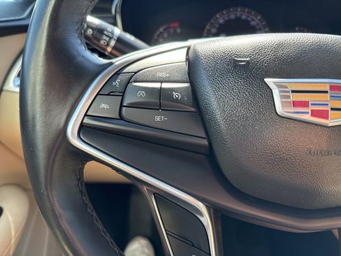 Used 2018 Cadillac XT5 Luxury image 20