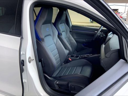 Used 2024 Volkswagen Golf R image 9