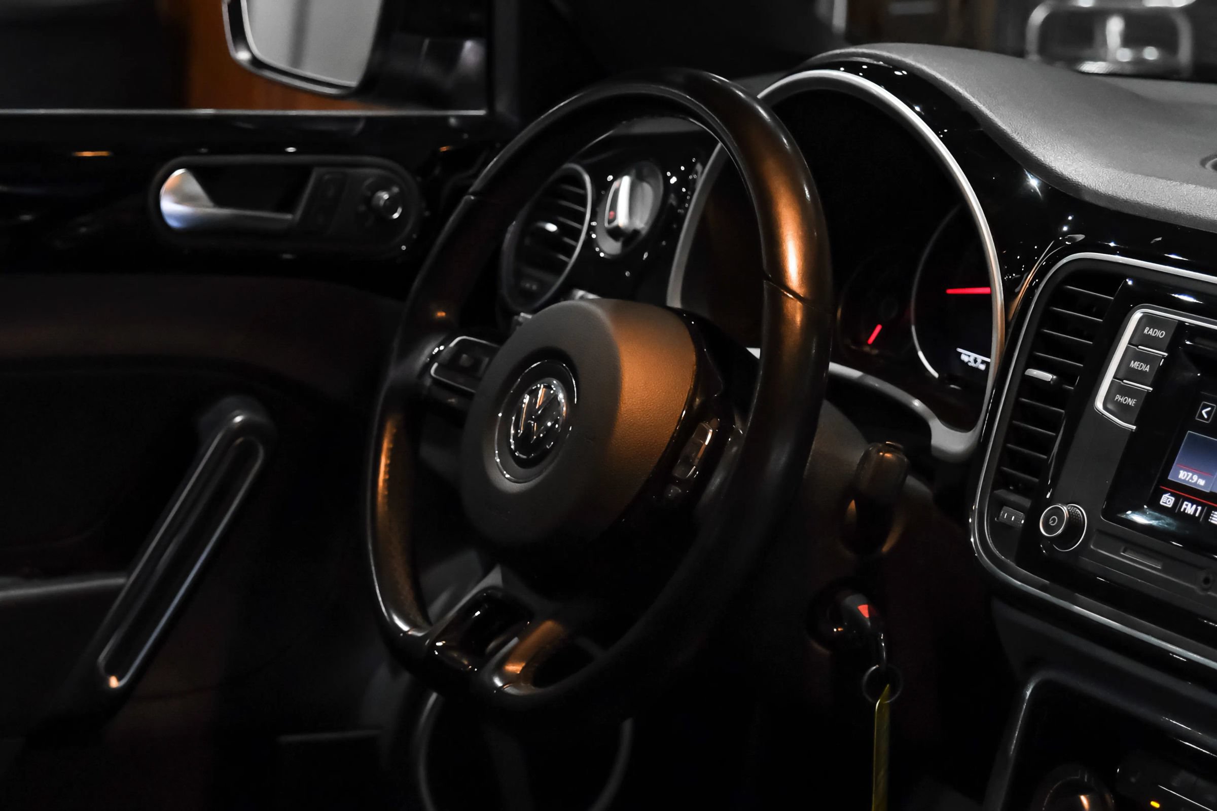 Used 2018 Volkswagen Beetle 2.0T Coast FWD image 21