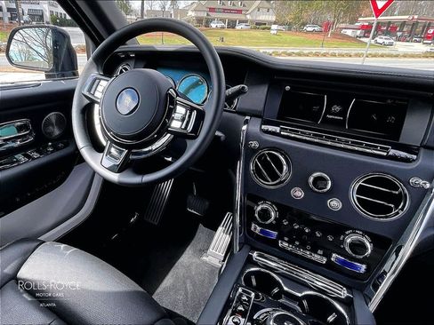 Used 2020 Rolls-Royce Cullinan image 7