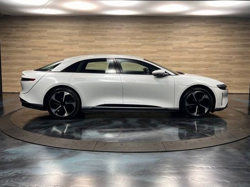 Used 2025 Lucid Air Touring image 18
