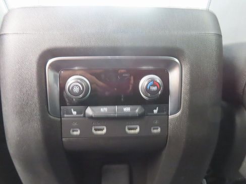 Used 2024 Chevrolet Suburban High Country image 11