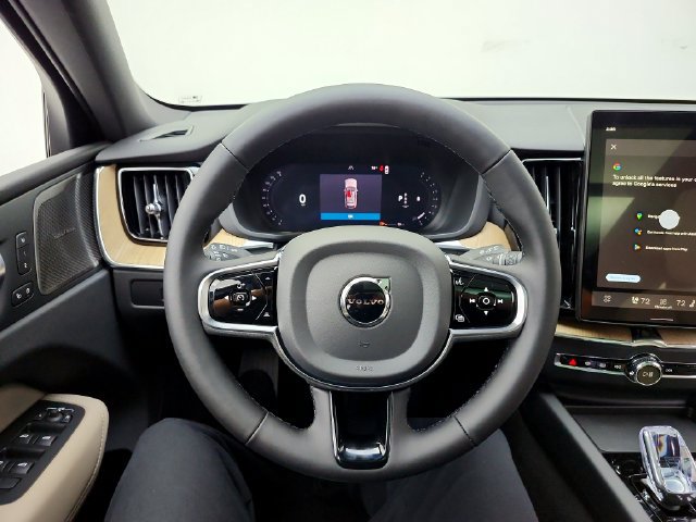 New 2027 Volvo XC60 B5 Plus AWD/4WD image 25