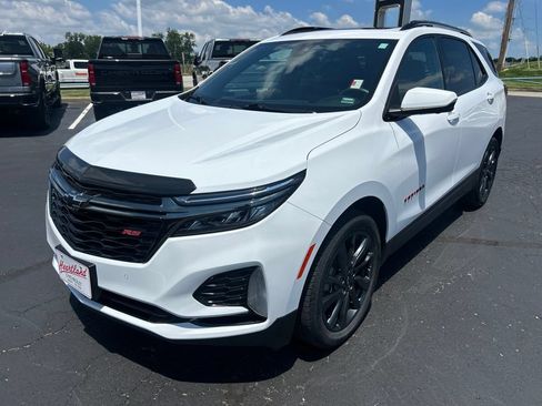 Certified 2022 Chevrolet Equinox RS w/ RS Leather Package FWD image 9