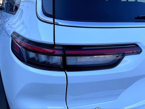 Used 2024 Jeep Grand Cherokee L Limited w/ Luxury Tech Group II image 31