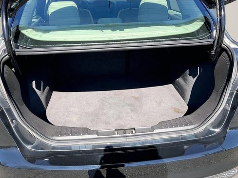 Used 2018 Ford Focus SE w/ SE Appearance Package image 24