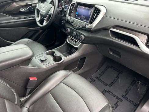 Used 2024 GMC Terrain SLT image 15