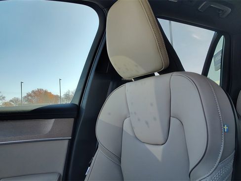 New 2026 Volvo XC90 B6 Plus image 24