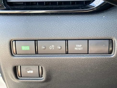 Used 2023 Nissan Sentra SV FWD image 20