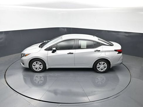 Used 2025 Nissan Versa S w/ Electronics Package FWD image 17