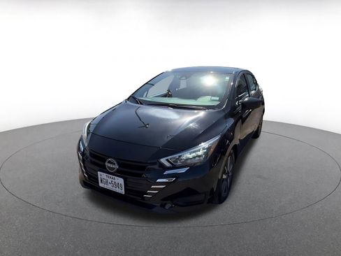 Used 2025 Nissan Versa SV FWD image 7