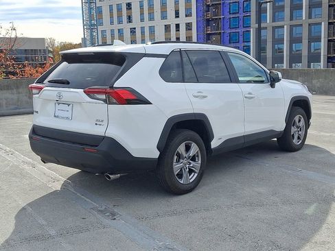 Used 2025 Toyota RAV4 XLE image 8
