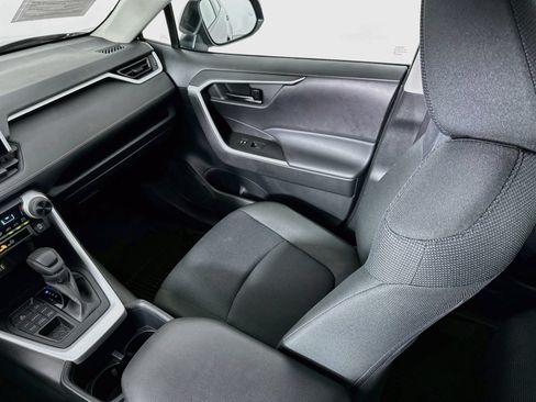 Certified 2025 Toyota RAV4 LE AWD/4WD image 22