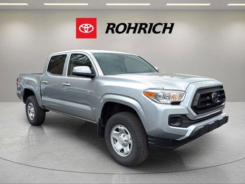 Used 2023 Toyota Tacoma SR image 4