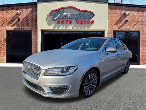 Used 2019 Lincoln MKZ Premiere image 4