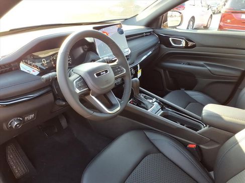 New 2026 Jeep Compass Latitude image 10