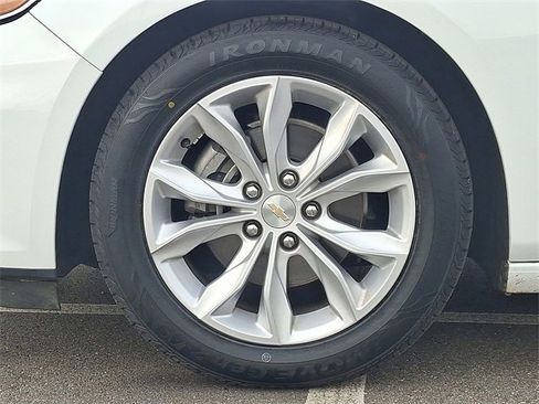 Used 2024 Chevrolet Malibu LT image 8