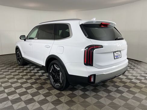 Used 2023 Kia Telluride EX image 7