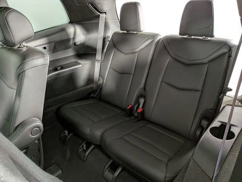 Certified 2023 Cadillac XT6 Premium Luxury w/ LPO, Floor Liner Package AWD/4WD image 31