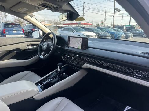 Used 2024 Honda Accord Touring image 31