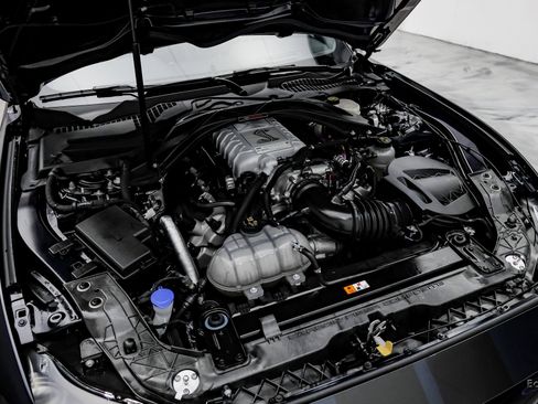 Used 2021 Ford Mustang Shelby GT500 w/ Carbon Fiber Track Pack image 94