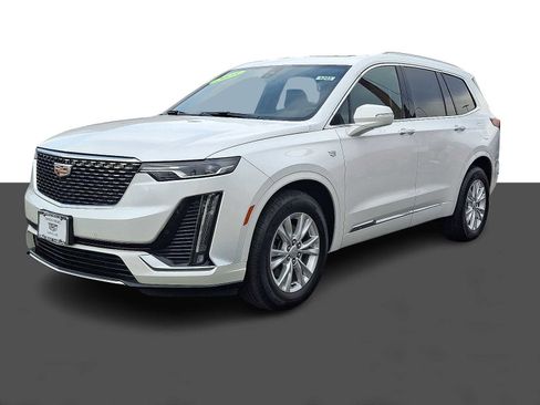 Used 2025 Cadillac XT6 Luxury image 3
