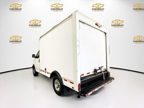 Used 2021 Chevrolet Express 3500 w/ Power Convenience Package RWD image 5