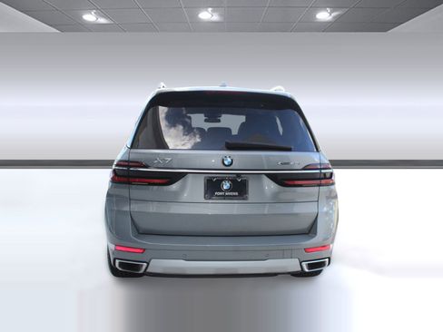 Certified 2024 BMW X7 xDrive40i image 10