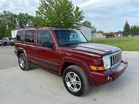 Used 2007 Jeep Commander Sport AWD/4WD image 3