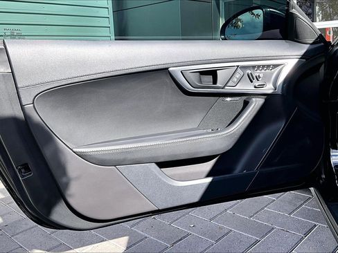 Used 2020 Jaguar F-TYPE P300 image 23