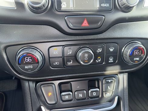 Used 2019 GMC Terrain SLT w/ Preferred Package image 41