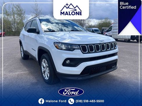 Used 2024 Jeep Compass Latitude AWD/4WD image 8