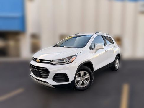 Used 2017 Chevrolet Trax LT w/ LT Convenience Package image 1