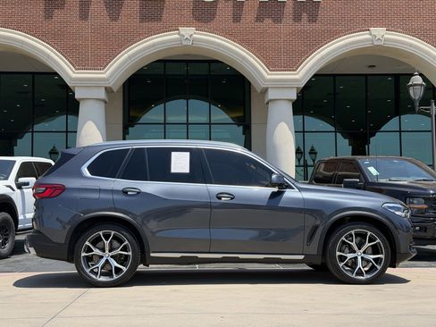 Used 2019 BMW X5 xDrive40i w/ Convenience Package AWD/4WD image 3
