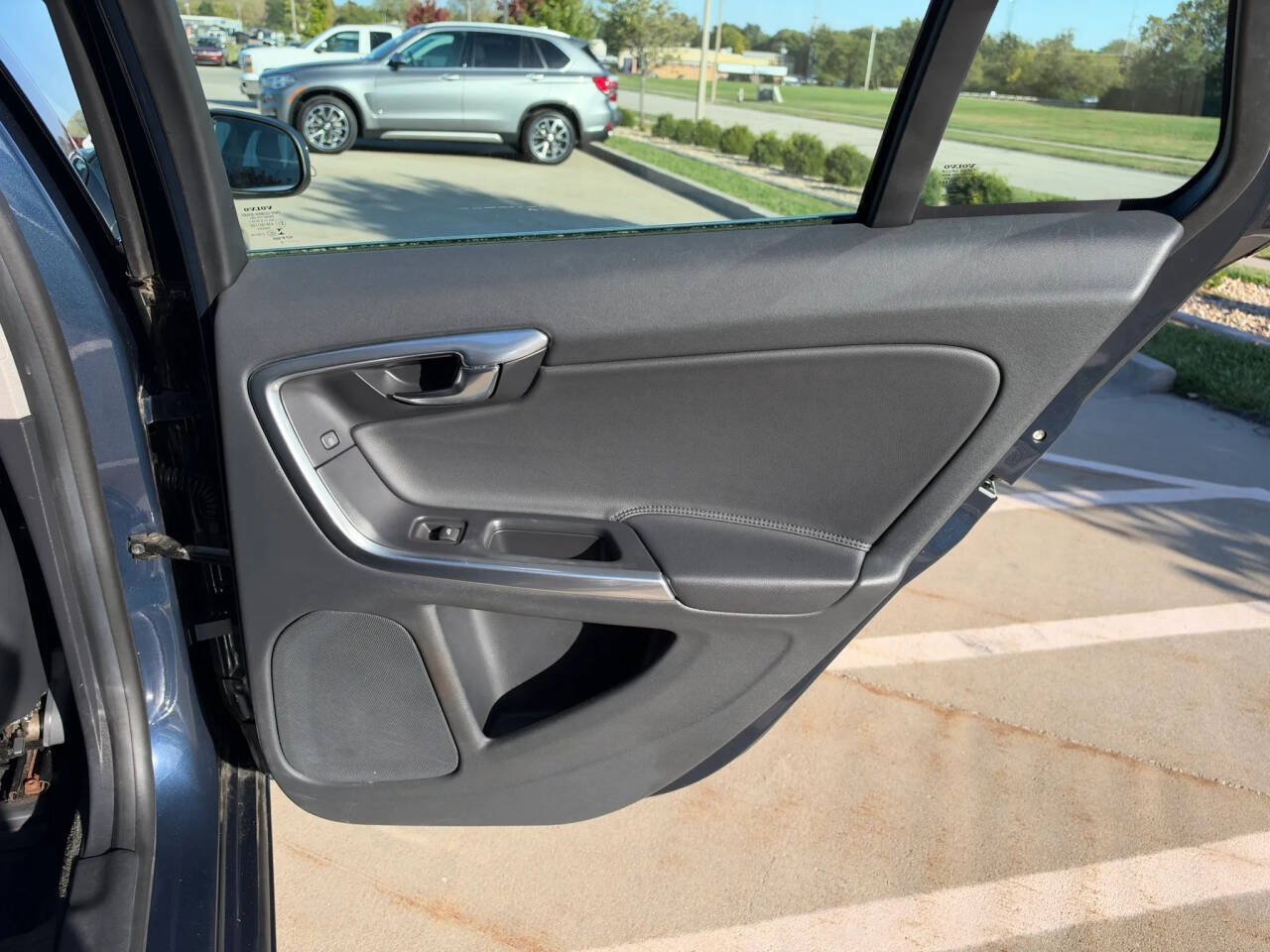Used 2015 Volvo V60 T5 Premier w/ Convenience Package FWD image 31