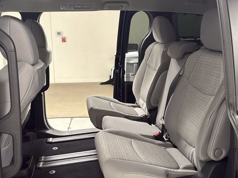 New 2026 Toyota Sienna LE image 15
