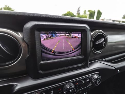 Used 2021 Jeep Wrangler Unlimited Sport AWD/4WD image 16