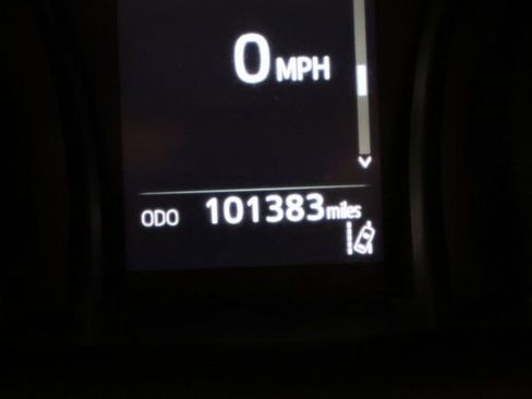 Used 2018 Toyota Camry SE image 16